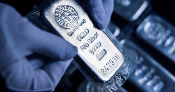 Bạc lập đỉnh – vượt 50 USD/ounce