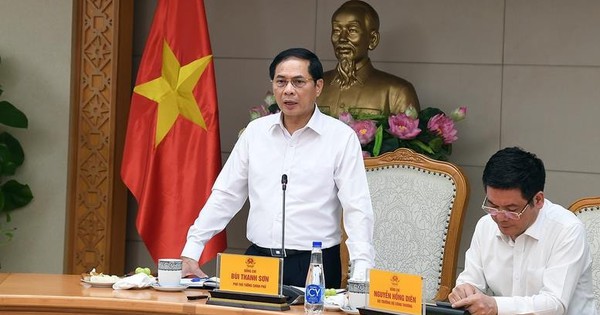 Phó Thủ tướng tuyên dương Vingroup