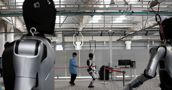 Gần 30 vạn robot Trung Quốc đang cố gắng "cứu rỗi" quốc gia dân số già, thiếu hụt nhân công