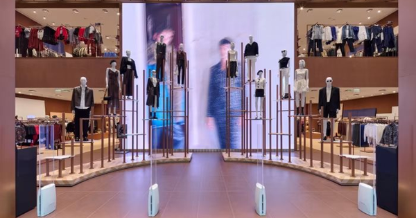 Hãng thời trang non trẻ Trung Quốc đe dọa Zara, H&M: Bán áo phông giá hơn 300.000 đồng, đã có 400 cửa hàng và 23 chi nhánh quốc tế