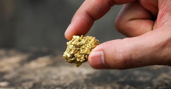 Cổ phiếu doanh nghiệp khoáng sản tăng kịch trần giữa lúc VN-Index giảm mạnh