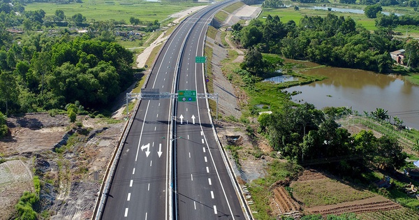 Triển khai đầu tư xây dựng đường bộ cao tốc Quy Nhơn - Pleiku