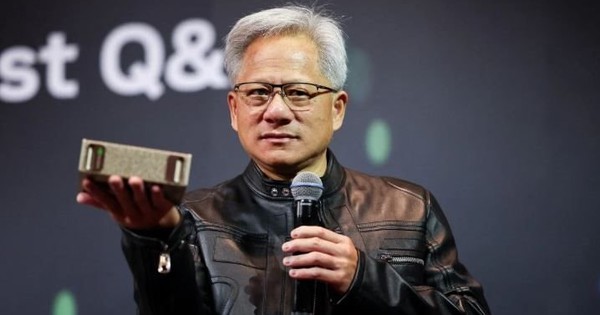 CEO Nvidia tiết lộ 'sốc': Thị phần chip AI tại Trung Quốc rơi từ 95% xuống còn 0%