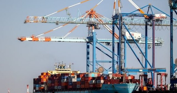 Áp thuế mạnh tay, Mỹ mất 'ngôi' đối tác thương mại lớn nhất của nền kinh tế lớn thứ 3 thế giới vào tay đối thủ hàng đầu