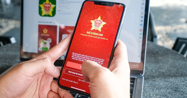 Hàng triệu người dân Việt Nam sắp có thể nộp sổ đỏ photo trên VNeID, không cần nộp cho xã, phường