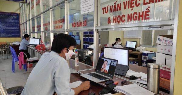 Lương đóng bảo hiểm thất nghiệp có thể vượt 100 triệu đồng
