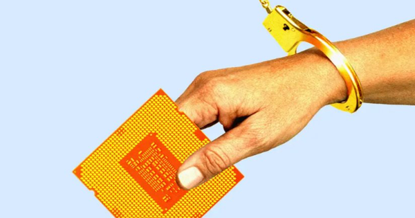 Hé lộ chiếc “còng tay vàng” những gã khổng lồ chip trói tay người lao động