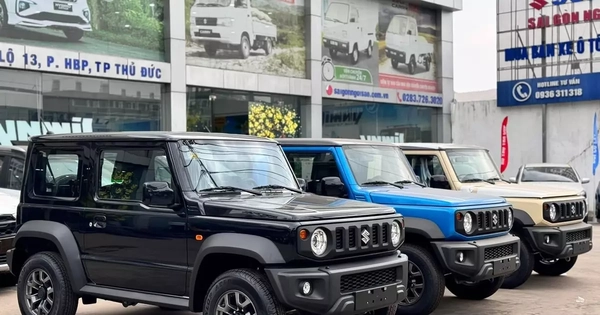 Hết thời 'bia kèm lạc', Suzuki Jimny giảm giá mạnh để xả hàng