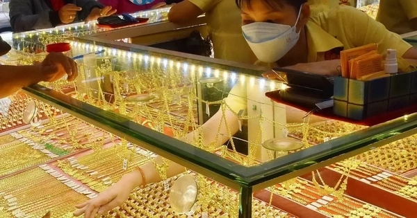 Giá vàng tăng cao, vì sao chưa vội nhập?