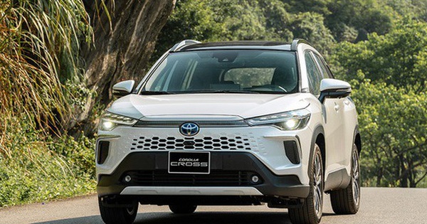 Cuộc đua xe hybrid tăng nhiệt, loạt tân binh xuất hiện trong tháng 10
