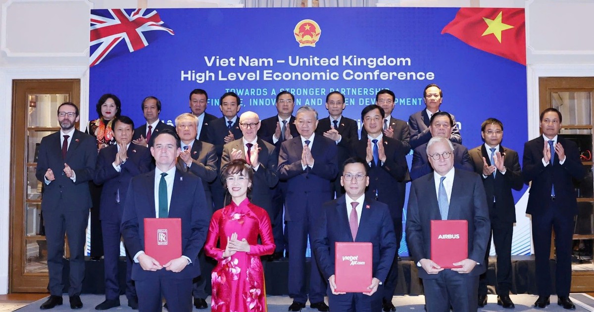 Vietjet và Rolls-Royce ký hợp đồng động cơ Trent 7000 trị giá 3,8 tỉ đô la Mỹ