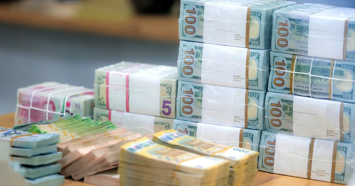 Giá USD hôm nay 10.10.2025: Giảm vẫn cao kịch trần
