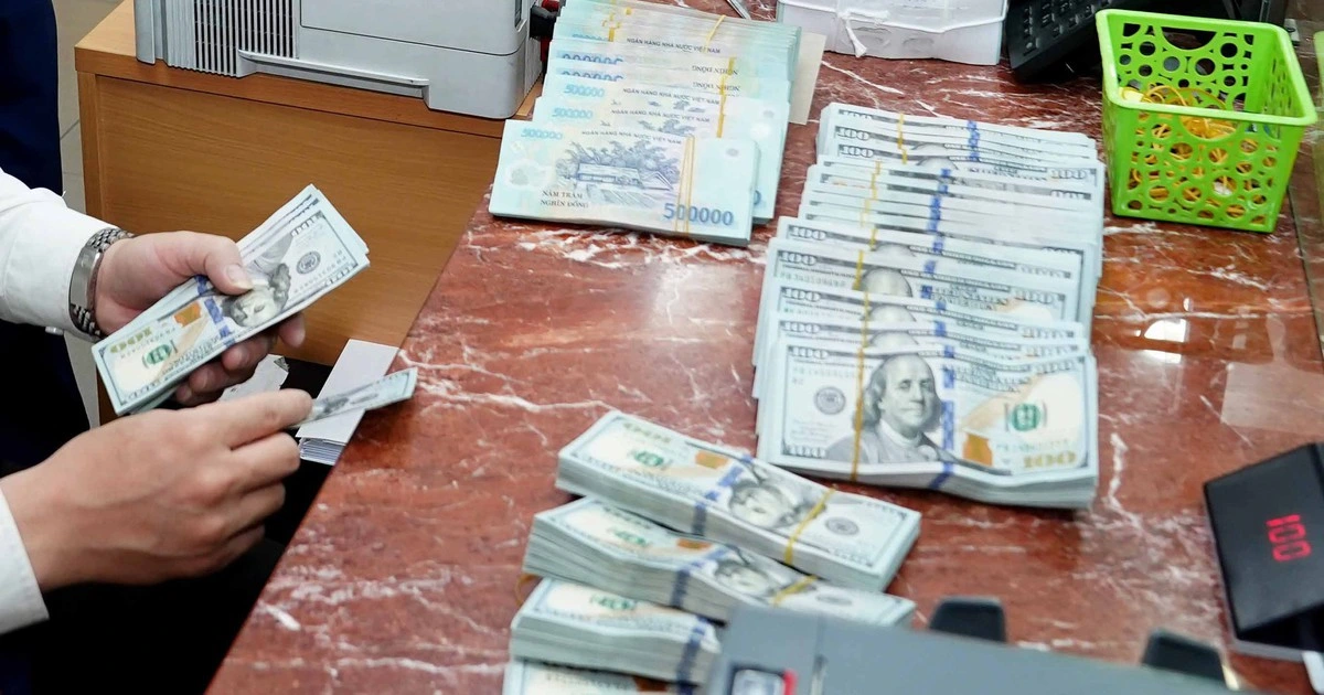 Siết thị trường USD 'chợ đen'