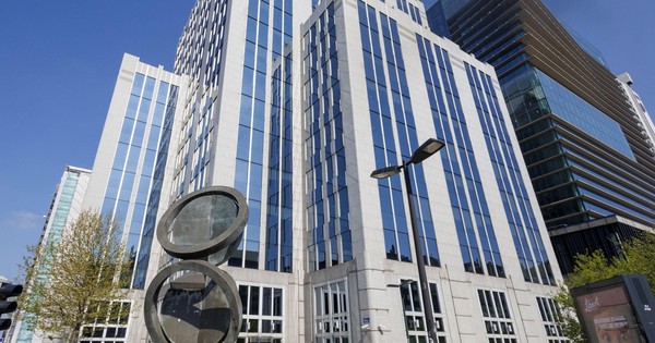 Châu Âu bất ngờ dỡ phong tỏa tài sản của nhà đầu tư Nga, không cần xin phép Mỹ