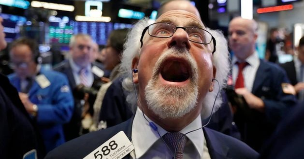 Các cá voi “xả” gần 2 tỷ USD Bitcoin ngay trước khi BTC rơi thủng 100.000 USD