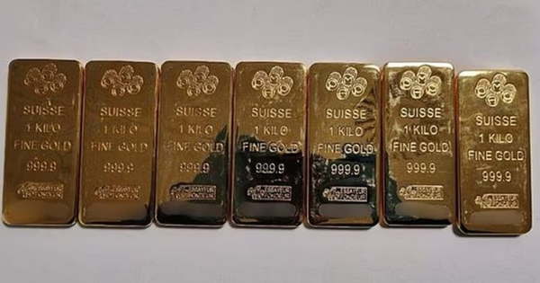 Phát hiện 7 thỏi vàng trị giá 24 tỷ đồng trong xe ô tô, cảnh sát đột kích thêm nhà riêng, tịch thu 68 tỷ đồng vàng, tiền mặt, trang sức không rõ nguồn gốc