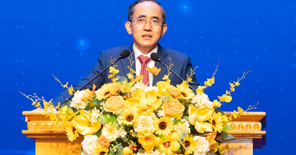 Tỷ phú chứng khoán Việt Nam sở hữu tài sản 9.000 tỷ đạt chuẩn chức danh giáo sư năm 2025