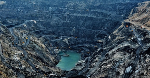 Thu về gần 500 tỷ mỗi ngày dù lượng hàng tồn kho cao kỷ lục: DN này kinh doanh gì, lời lãi ra sao?