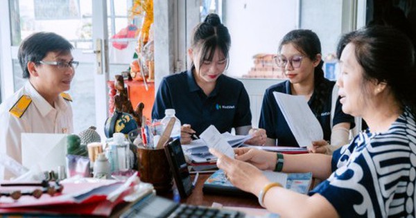 Công chức lương 12 triệu, thu nhập bên ngoài 5 triệu, có 2 con nhỏ, nộp thuế thu nhập cá nhân thế nào? - Cơ quan Thuế trả lời