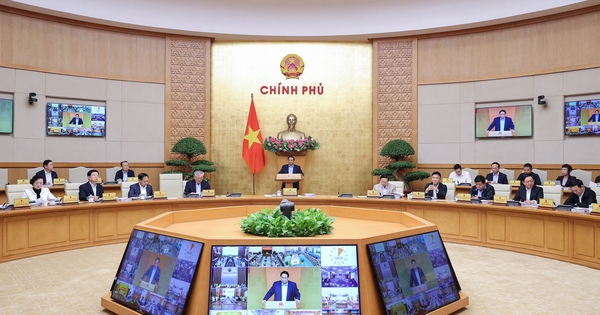 Thủ tướng chủ trì phiên họp Chính phủ tháng 10/2025 trực tuyến với các địa phương