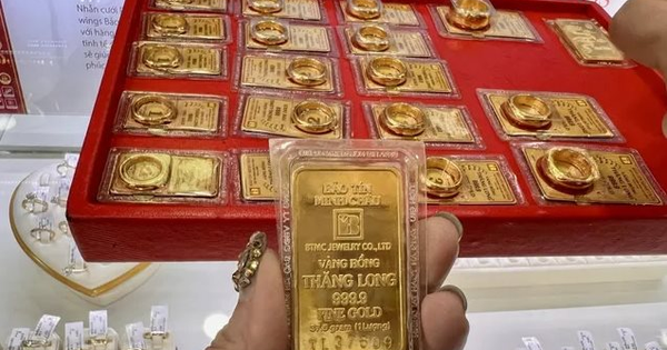 Sáng 8/11: Giá vàng SJC, giá vàng nhẫn bất động hiếm thấy