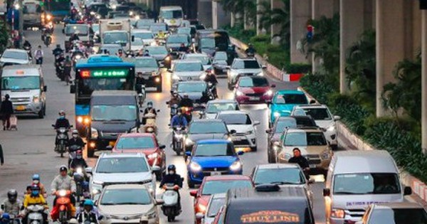 Đề xuất Hà Nội và TP.HCM áp dụng quy chuẩn khí thải ô tô cao hơn, sớm hơn