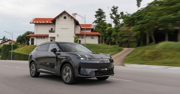 Trải nghiệm Lynk & Co 08: Thiết kế tinh gọn, vận hành êm ái, nhiều tiện nghi hỗ trợ