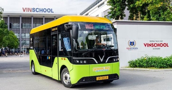 Tỷ phú Phạm Nhật Vượng lần đầu tiên ra mắt xe điện học đường tại Việt Nam, đảm bảo không bỏ sót học sinh