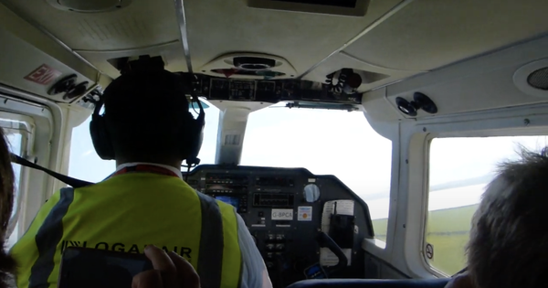 Chuyến bay chưa đến 1 phút đã hạ cánh