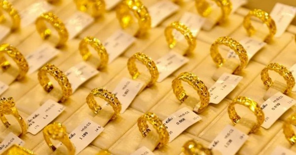 Ngày 15/11: Giá vàng nhẫn, vàng miếng tiếp tục giảm mạnh