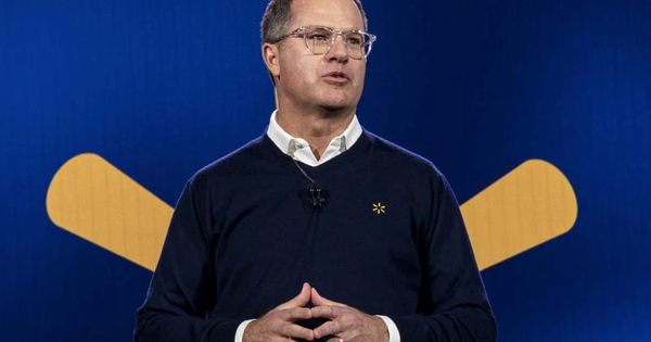 CEO nhà bán lẻ lớn nhất thế giới chính thức nghỉ hưu sau 40 năm gắn bó