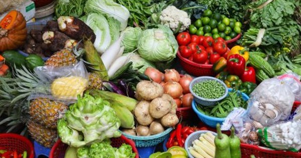 Rau dưa đắt 'khét lẹt', hơn cả thịt cá