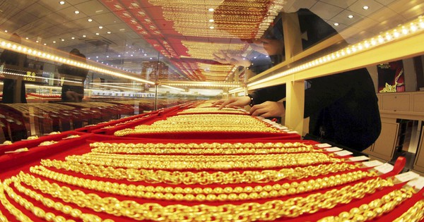 Giá vàng tăng, người mua chê đắt, loạt cửa hàng vàng ở một nước châu Á phải đóng cửa