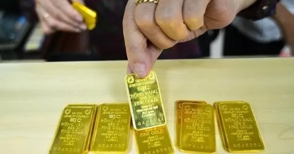 Một doanh nghiệp bất ngờ tạm dừng mua bán vàng miếng trực tuyến