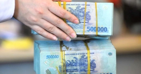 Một ngân hàng mới tăng mạnh lãi suất tiết kiệm lên kịch trần