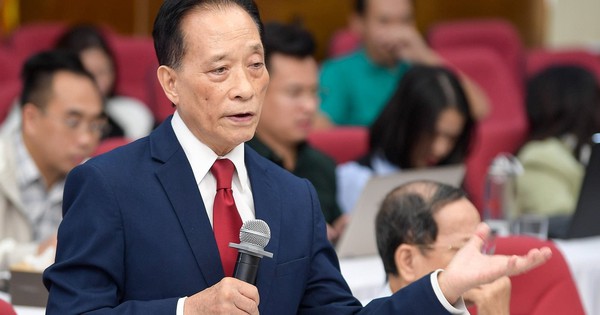 TS. Nguyễn Trí Hiếu: “Việc trữ vàng vật chất tại nhà là một sự lãng phí lớn đối với nền kinh tế”