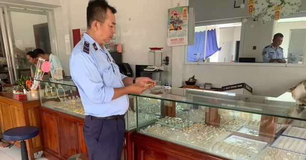 Phát hiện hàng chục vụ vi phạm kinh doanh vàng