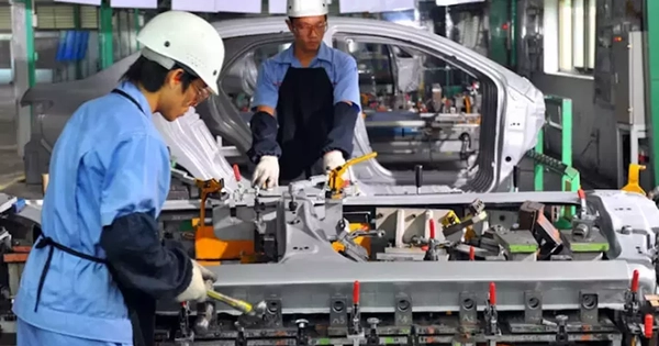 Thu ngân sách từ xuất nhập khẩu gần 380.000 tỷ đồng