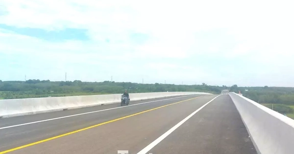 Nhìn toàn cảnh cầu vượt sông Sài Gòn nối TPHCM và Tây Ninh trước ngày thông xe