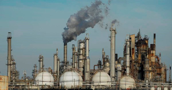 JP Morgan: Giá dầu thô có thể về 30 USD/thùng