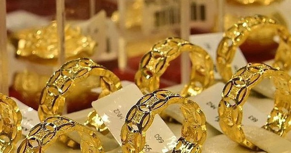 Chiều nay, nhiều nhà vàng ở Hà Nội cho mua không giới hạn nhẫn tròn trơn