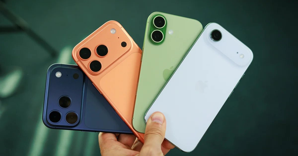 Sau 14 năm, cuối cùng iPhone cũng "ngạo nghễ" vượt mặt Samsung: Cái kết cho việc chỉ biết bắt chước là đây?