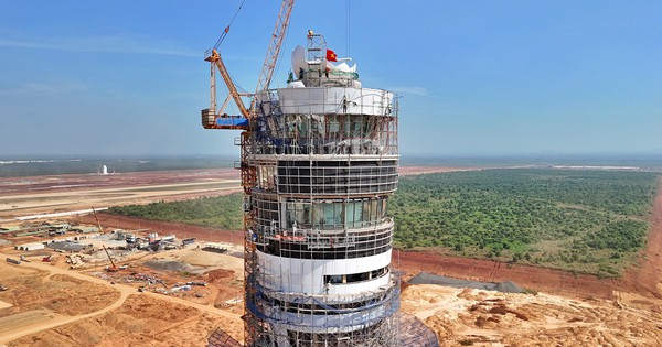 Cận cảnh 'búp sen thép' 3.500 tỷ đồng ở sân bay Long Thành đang tăng tốc về đích