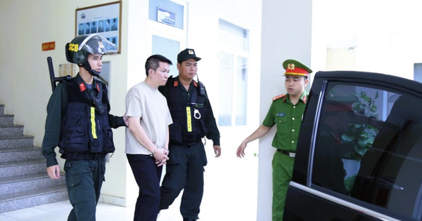 Bắt giam chồng ca sĩ Đoàn Di Băng