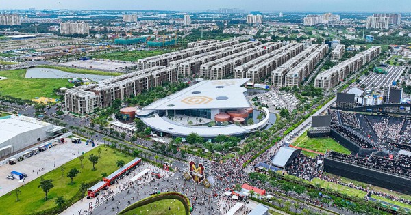 Hàng vạn người dân khu Đông TPHCM vui mừng khôn xiết khi tuyến đường định hình lại giao thông khu vực đã thông tuyến