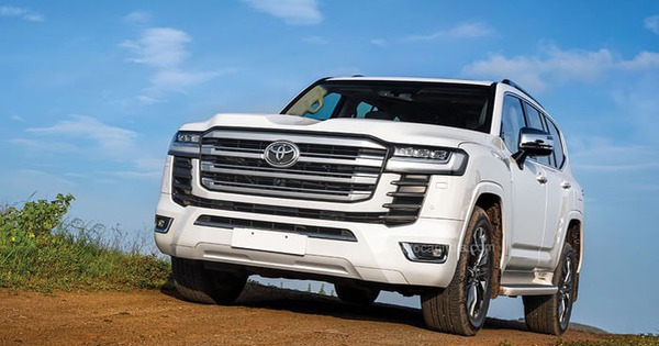 Toyota vừa làm 1 điều, người mua xe sắp thoát cảnh 'xe mới mua đã lỗi thời'