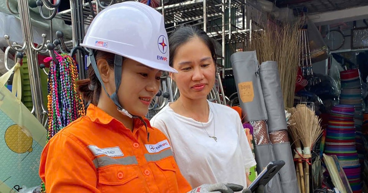 Vượt mưa lũ lịch sử, EVNNPC đảm bảo cung cấp điện, đặt mục tiêu về đích sớm