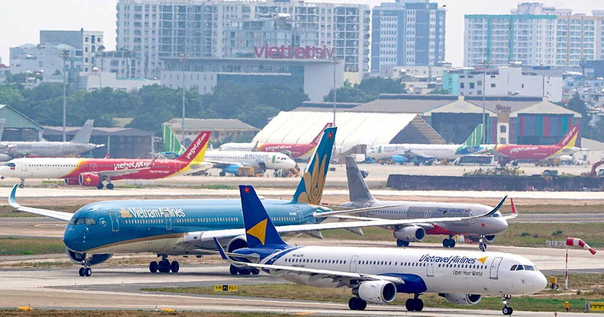Hãng bay nhộn nhịp, vé tết vẫn căng