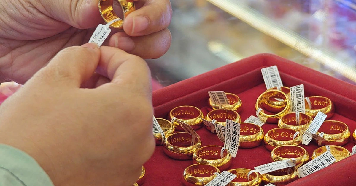 Giá vàng hôm nay 15.11.2025: Đà rơi chưa dứt, vàng nhẫn rớt dưới ngưỡng 150 triệu đồng