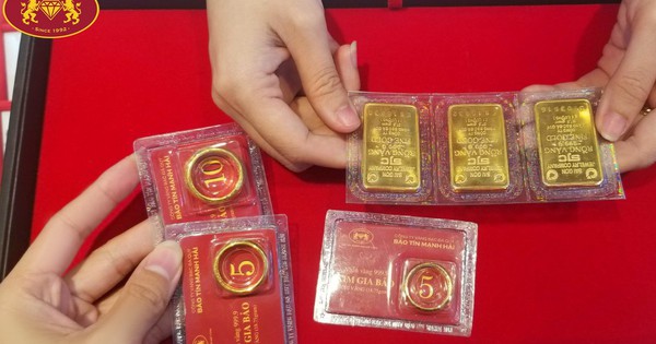 Giá vàng hôm nay 29/12: Sắp chạm ngưỡng 160 triệu đồng/lượng